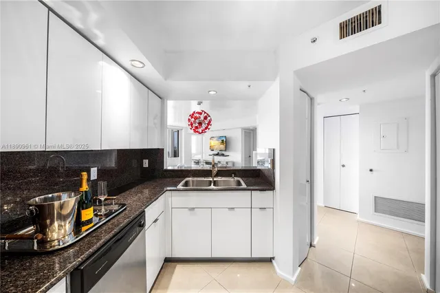 $849,000 | 1900 Sunset Harbour Drive, Unit 2315, Miami Beach, FL 33139