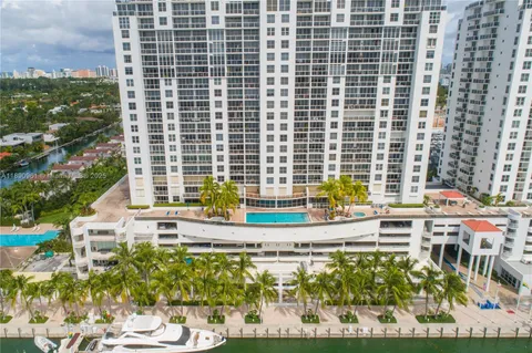 $849,000 | 1900 Sunset Harbour Drive, Unit 2315, Miami Beach, FL 33139