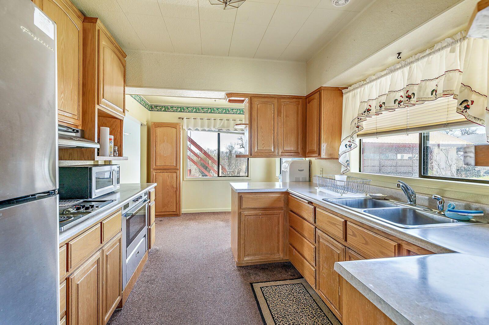 895 Nick Young Road Eagle Point, OR 97524 - Photo 28 of 61 20210402025806091567000000-o
