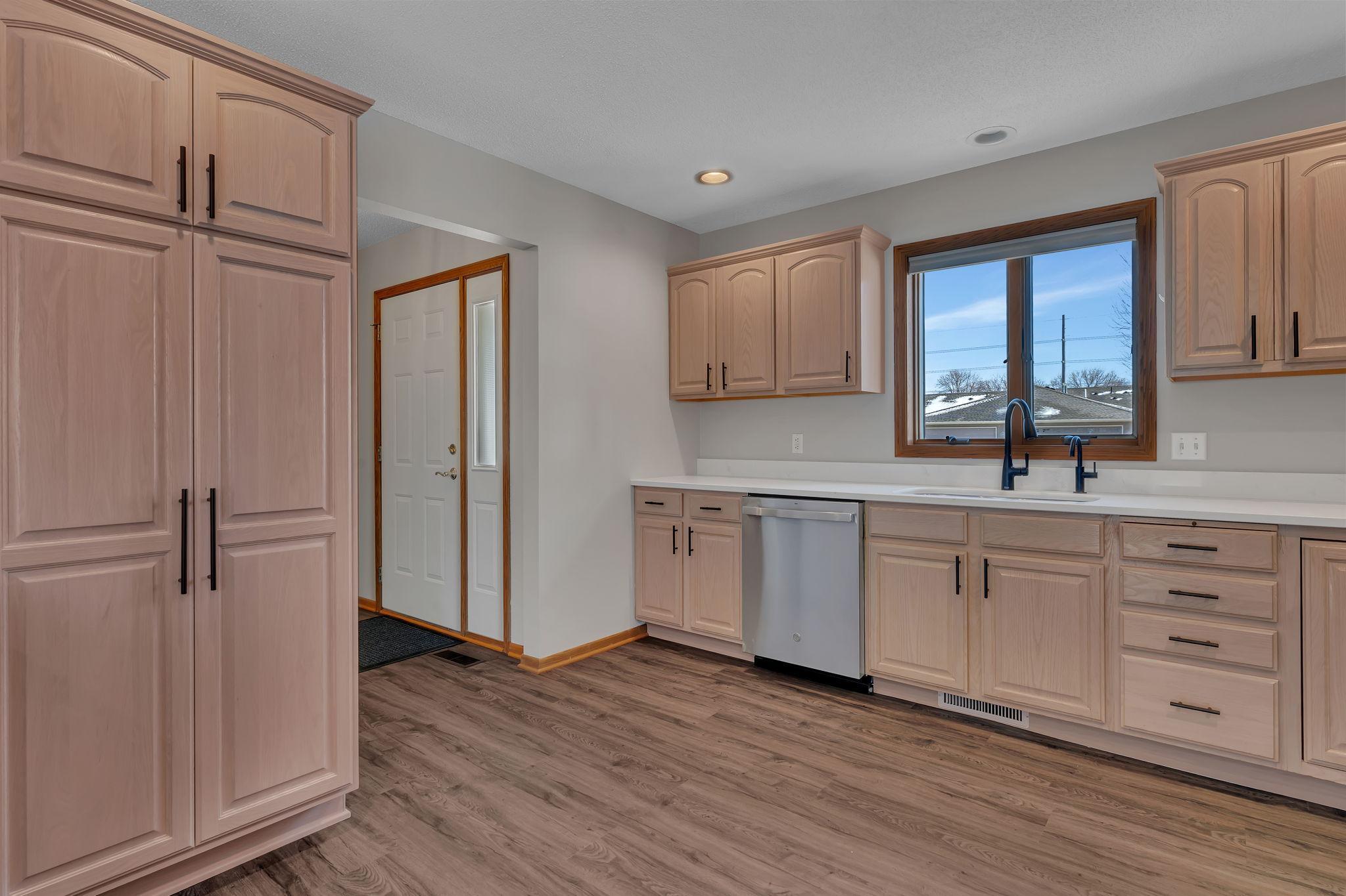 2608 10th Street Southwest Willmar, MN 56201 - Photo 14 of 31