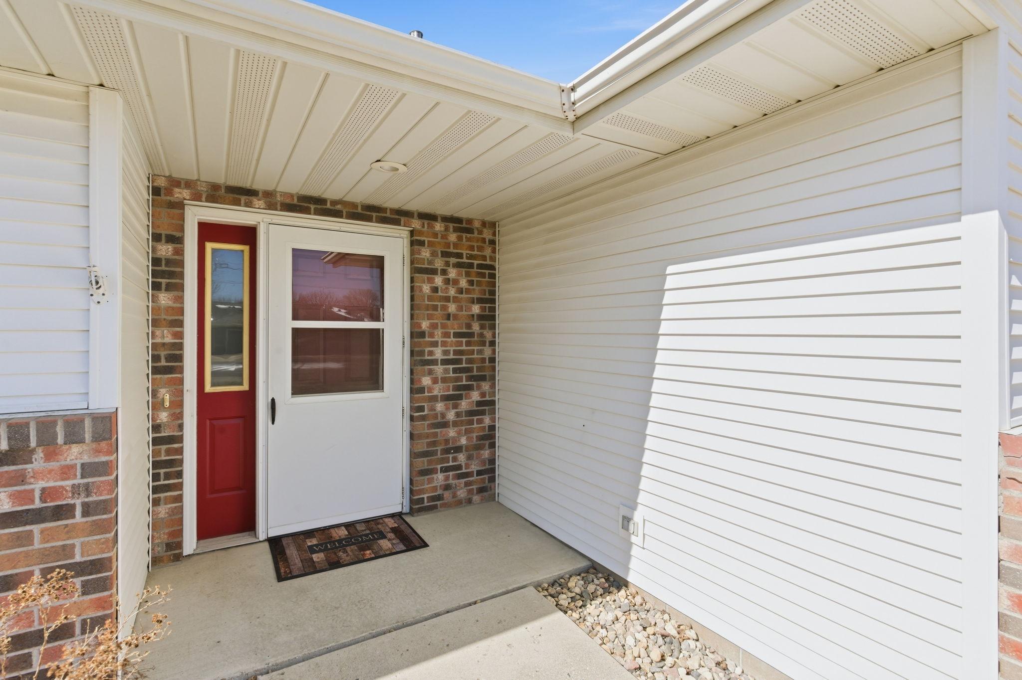 2608 10th Street Southwest Willmar, MN 56201 - Photo 2 of 31