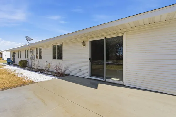 $295,000 | 2608 10th Street Southwest, Willmar, MN 56201