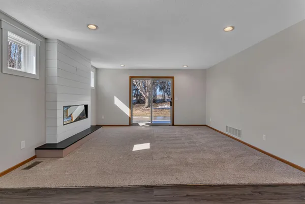 $300,000 | 2608 10th Street Southwest, Willmar, MN 56201
