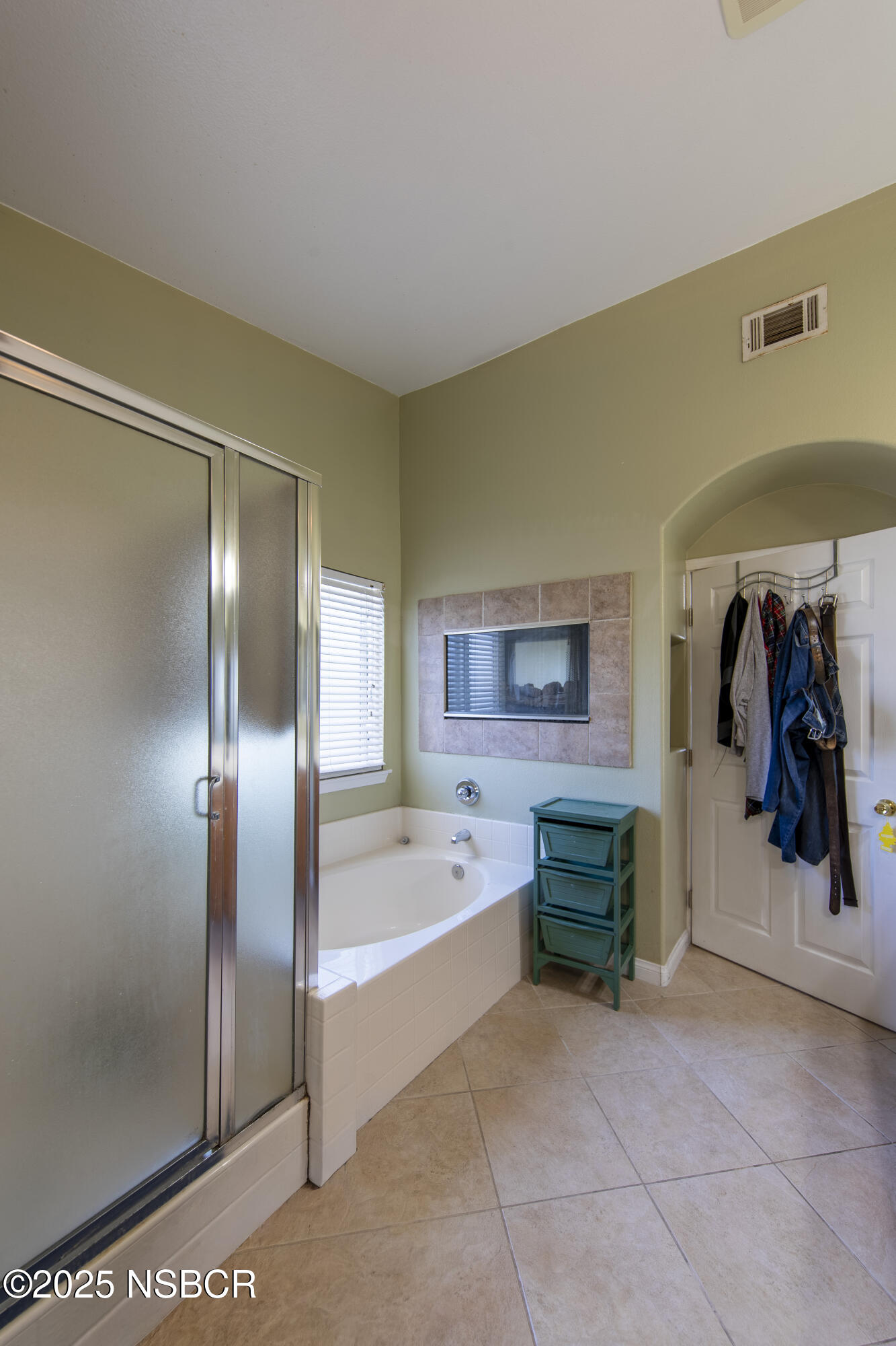 2324 Carrizo Lompoc, CA 93436 - Photo 28 of 62 Tub & Shower