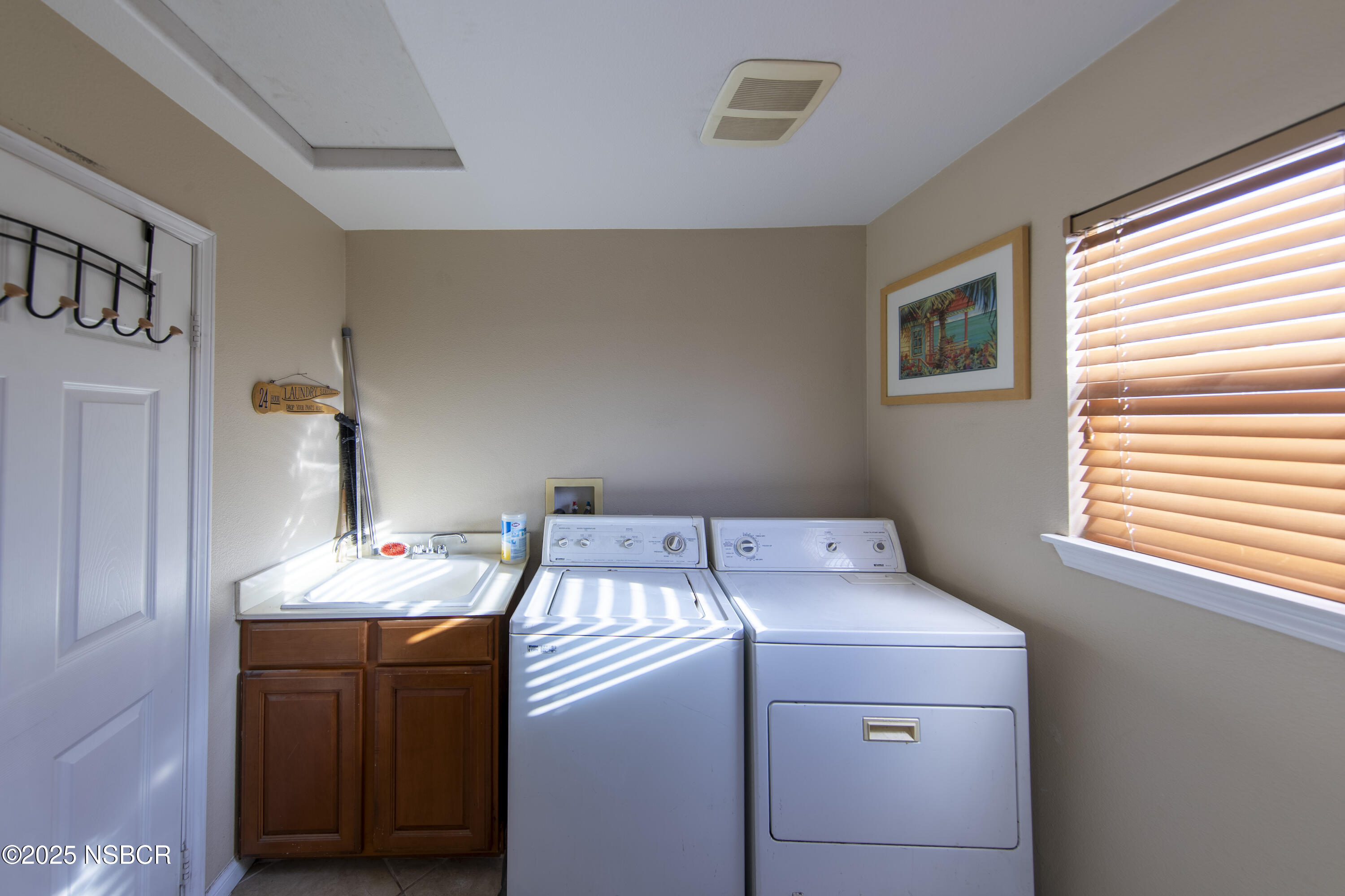 2324 Carrizo Lompoc, CA 93436 - Photo 40 of 62 a utility room with dryer and washer