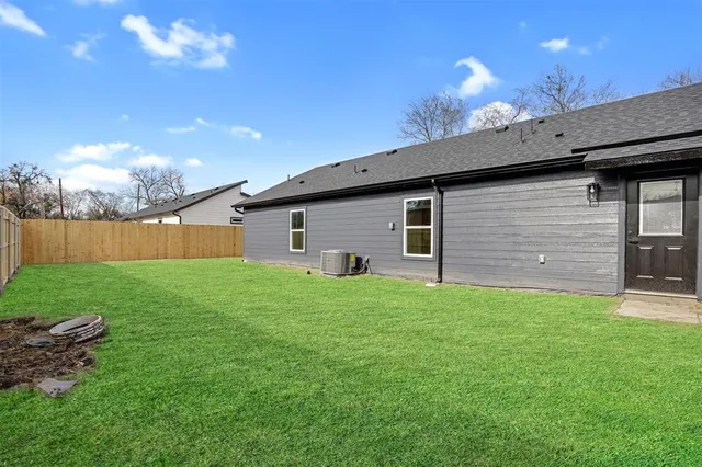 $1,695 | 1850 Stuart Street, Greenville, TX 75401