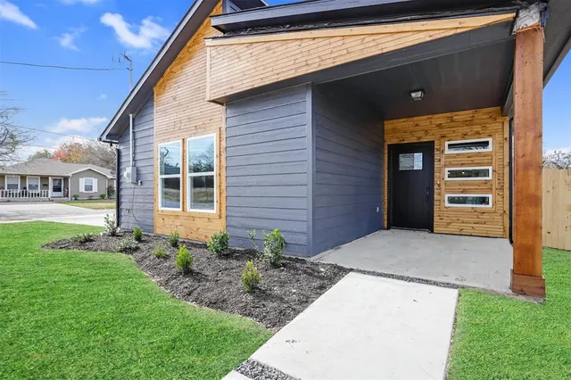 $1,695 | 1850 Stuart Street, Greenville, TX 75401