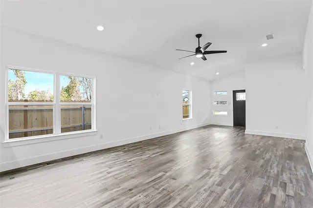 $1,695 | 1850 Stuart Street, Greenville, TX 75401