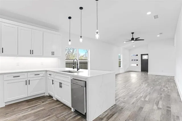 $1,695 | 1850 Stuart Street, Greenville, TX 75401