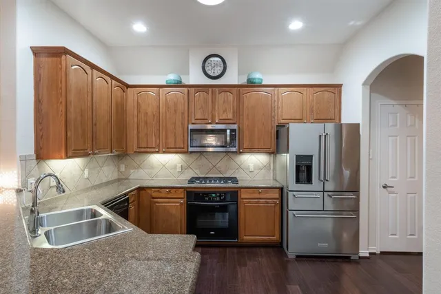 $2,600 | 7913 Southmark Drive, Frisco, TX 75035