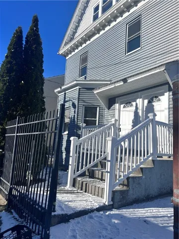 $2,000 | 181 Reynolds Avenue, Unit 3, Providence, RI 02905