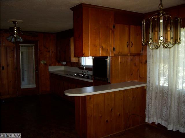 120 Queens Road Lexington, NC 27292 - Photo 4 of 8 Kitchen.