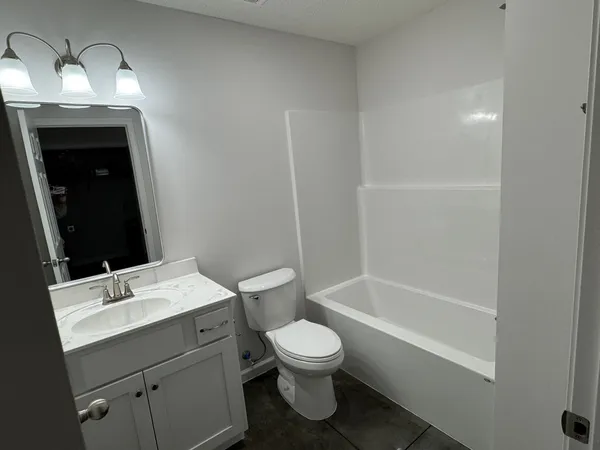 $1,800 | 111 White Lane, Portland, TN 37148