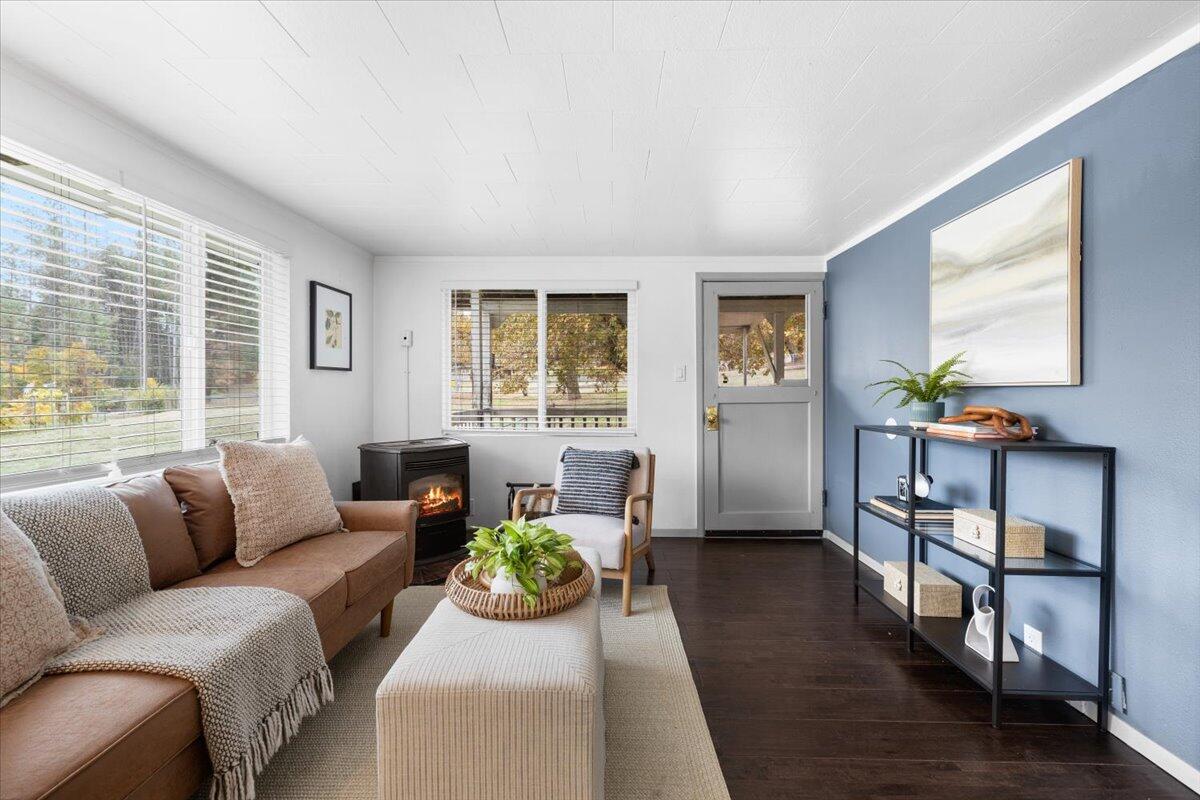 1696 Lonnon Road Grants Pass, OR 97527 - Photo 6 of 24 10-CI_0362