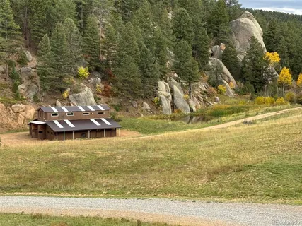 a view of yard with trees
