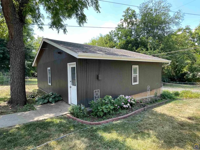 $174,900 | 2725 Southeast Pennsylvania Avenue, Topeka, KS 66605