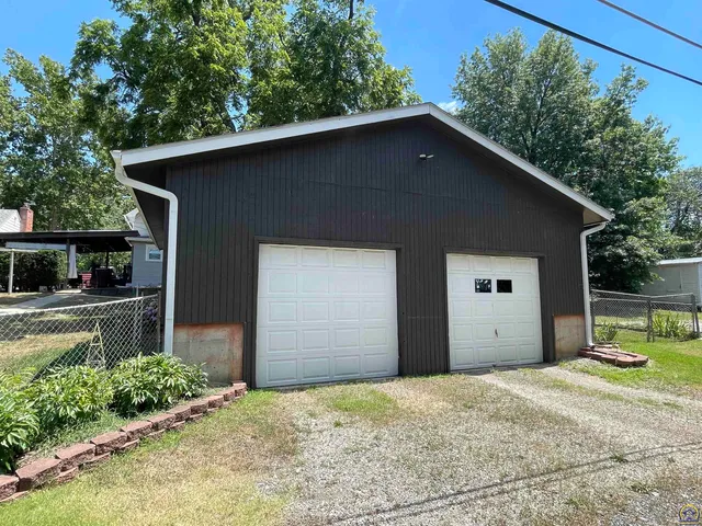 $174,900 | 2725 Southeast Pennsylvania Avenue, Topeka, KS 66605