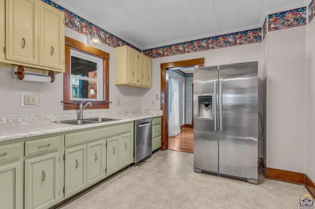 $174,900 | 2725 Southeast Pennsylvania Avenue, Topeka, KS 66605