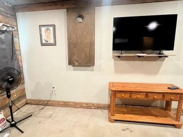 a view of bedroom with furniture