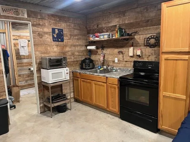 $375,000 | 214 Hemphill Street, Hico, TX 76457