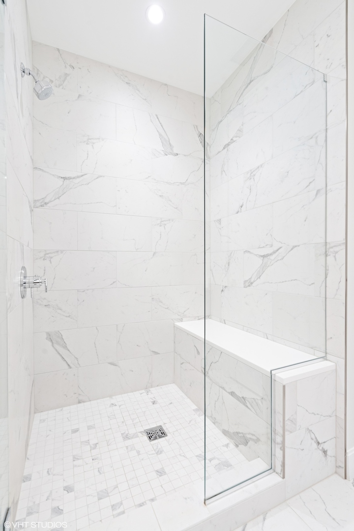 35 North Aberdeen Street, Unit PHS Chicago, IL 60607 - Photo 19 of 38 a bathroom with a shower