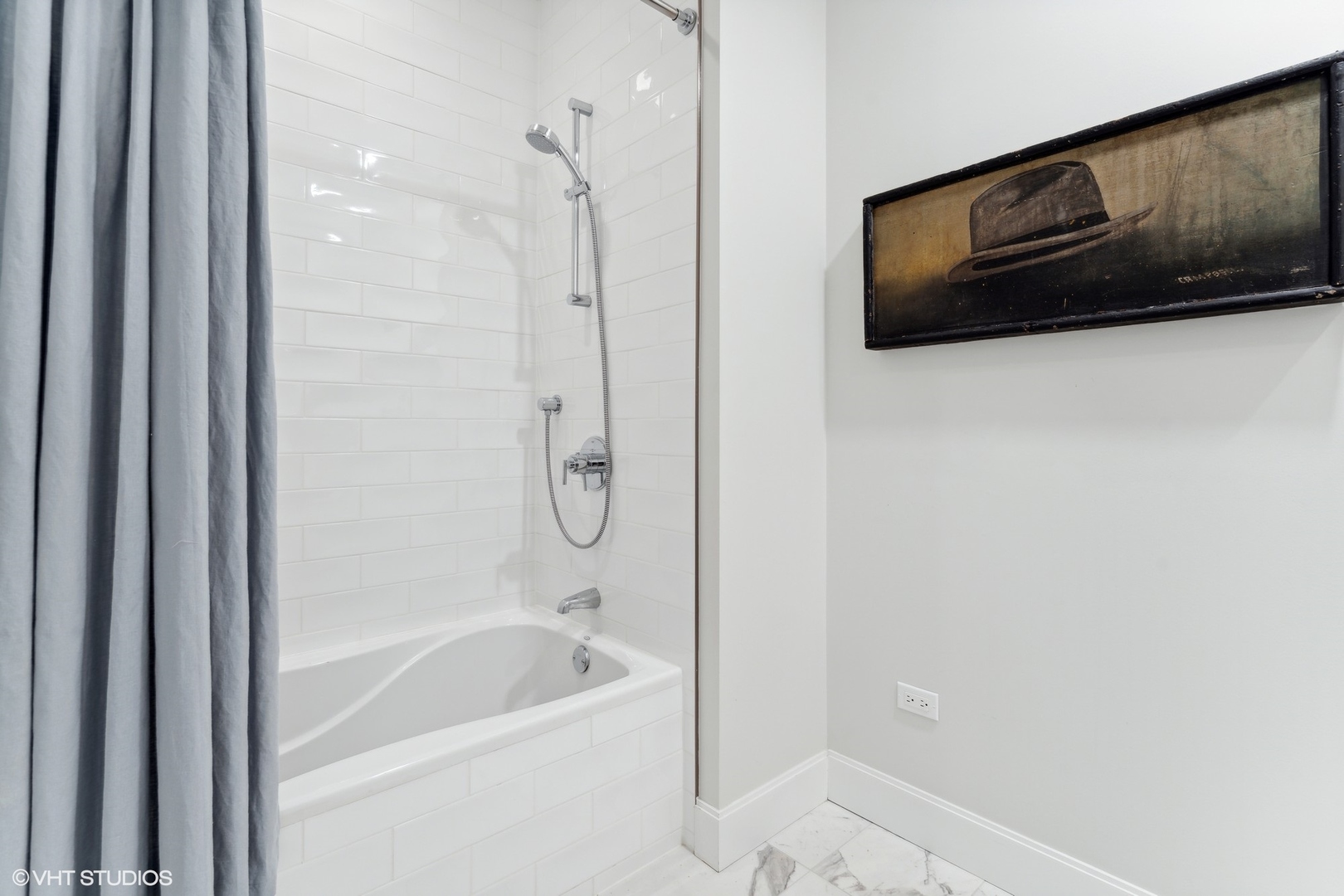 35 North Aberdeen Street, Unit PHS Chicago, IL 60607 - Photo 27 of 38 a bathroom with a bathtub and a shower