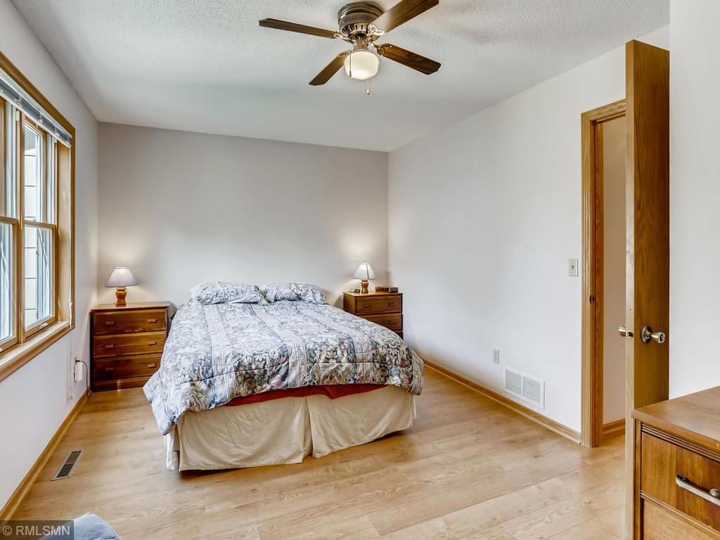 4943 Heather Ridge Road North Oakdale, MN 55128 - Photo 11 of 28 Gallery Image 11