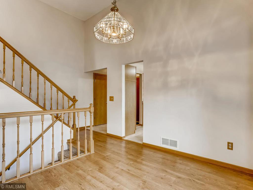 4943 Heather Ridge Road North Oakdale, MN 55128 - Photo 5 of 28 Gallery Image 5