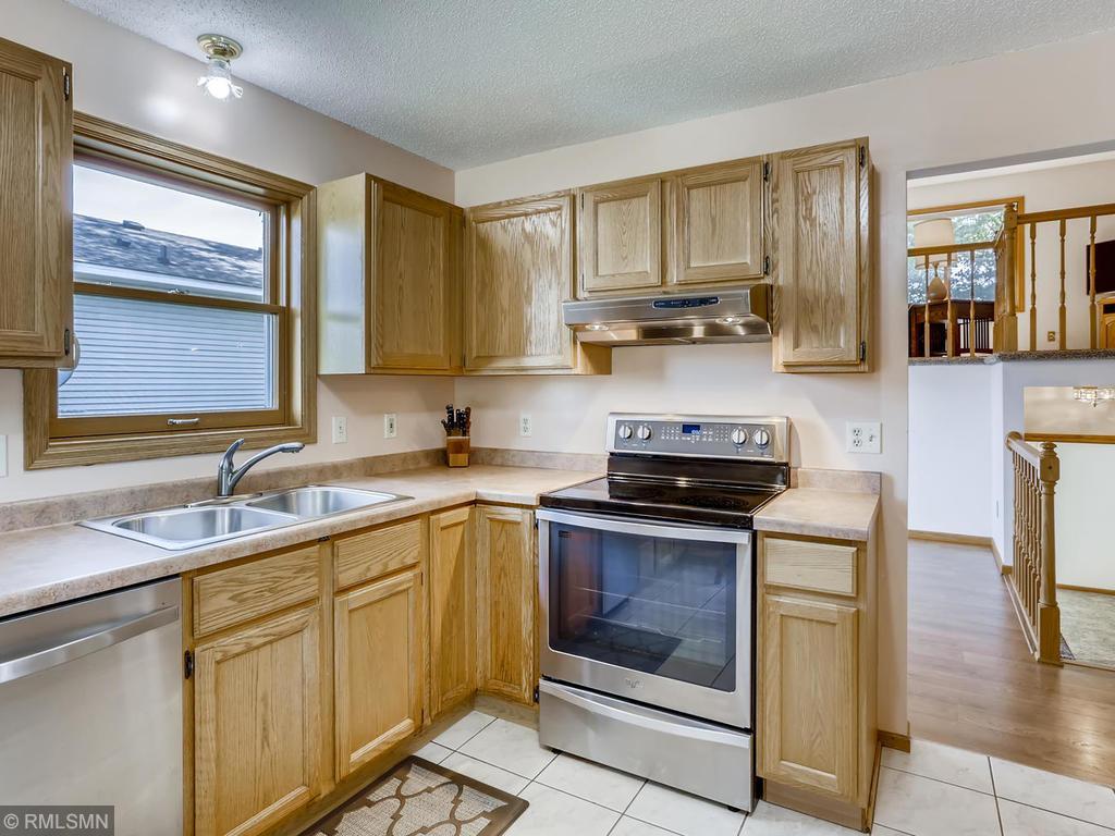 4943 Heather Ridge Road North Oakdale, MN 55128 - Photo 9 of 28 Gallery Image 9