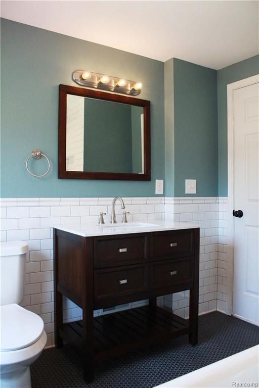 20235 Picadilly Road Detroit, MI 48221 - Photo 8 of 15