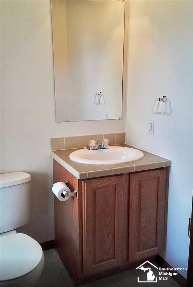 19559 Maplegrove Road Gibraltar, MI 48173 - Photo 23 of 30