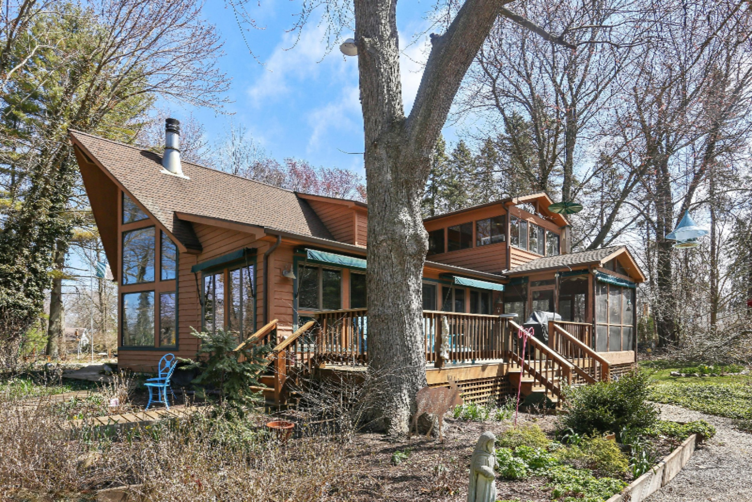 10430 Smith Road Union Pier, MI 49129 - Photo 20 of 21 21_10430SmithRd_58_SideView_HiRes