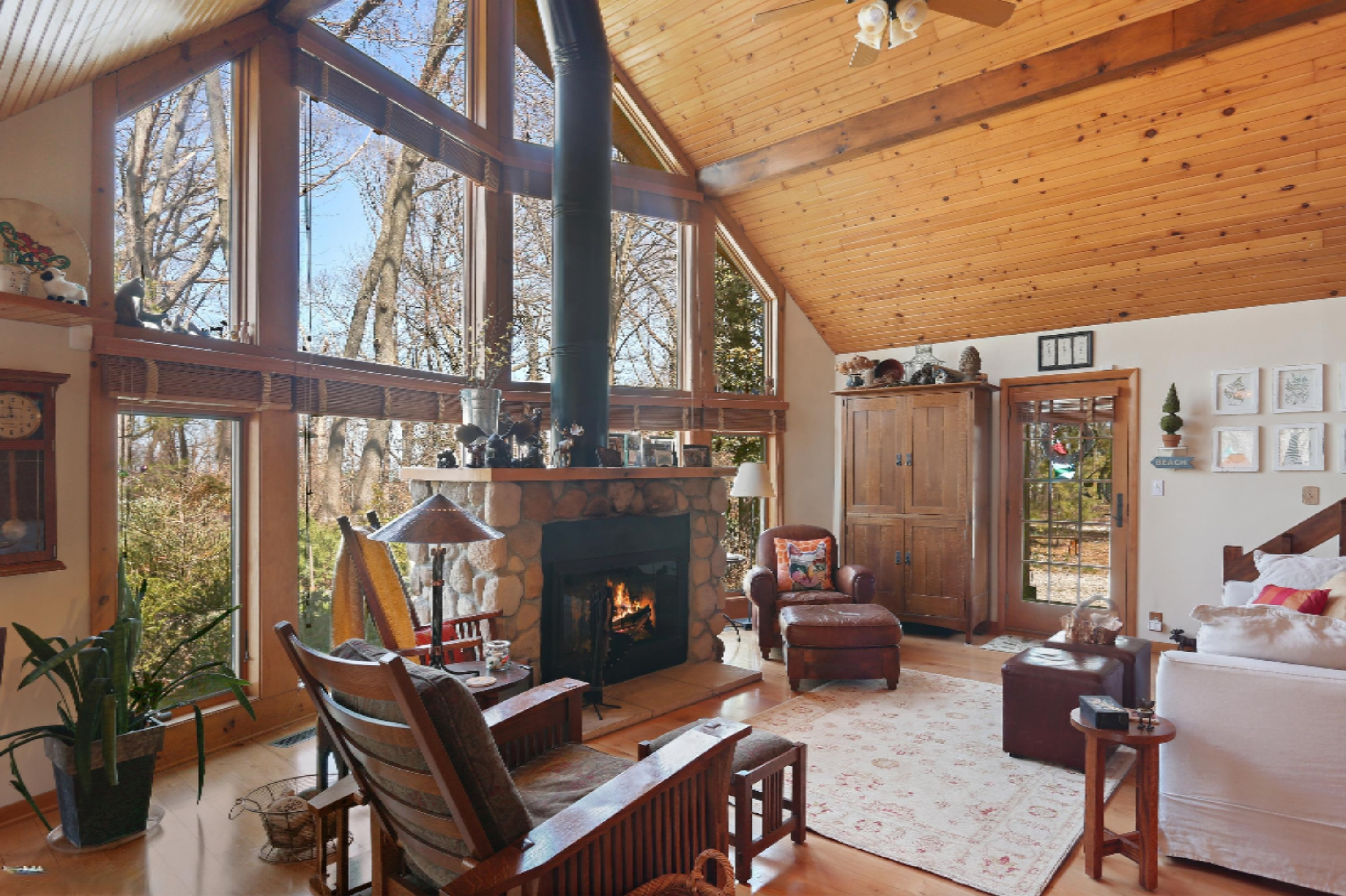 10430 Smith Road Union Pier, MI 49129 - Photo 3 of 21 03_10430SmithRd_165_LivingRoom_HiRes