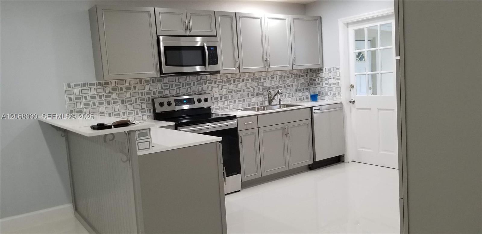 980 Oleander Road Key Largo, FL 33037 - Photo 5 of 5 Gallery Image 5