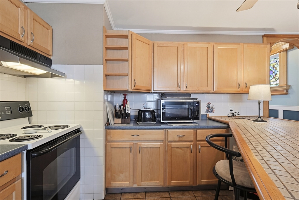 391 Middle Street Fall River, MA 02724 - Photo 18 of 42 Gallery Image 18