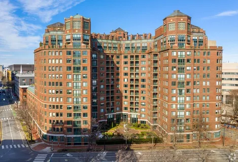$995,000 | 10 Rogers Street, Unit 606, Cambridge, MA 02142