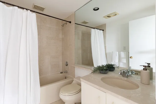 $995,000 | 10 Rogers Street, Unit 606, Cambridge, MA 02142