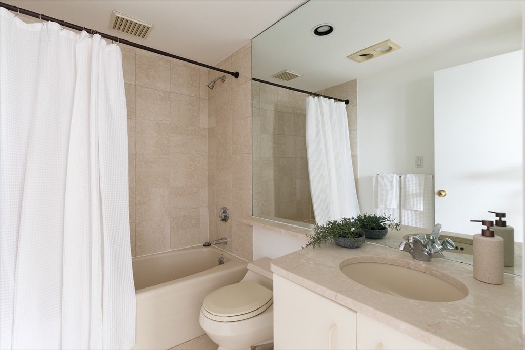 10 Rogers Street, Unit 606 Cambridge, MA 02142 - Photo 11 of 23