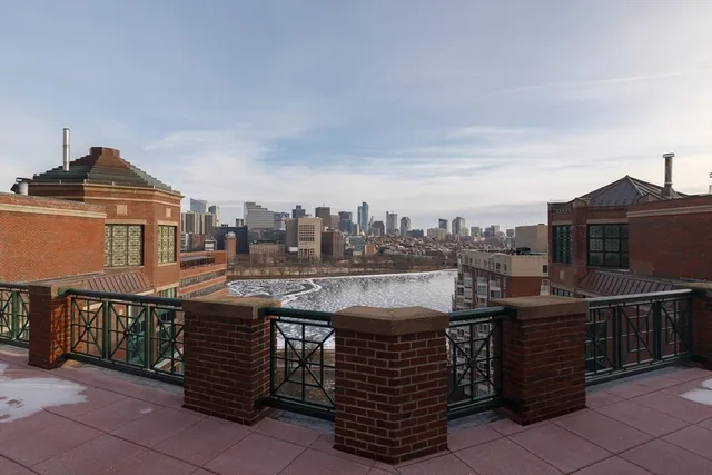 $995,000 | 10 Rogers Street, Unit 606, Cambridge, MA 02142
