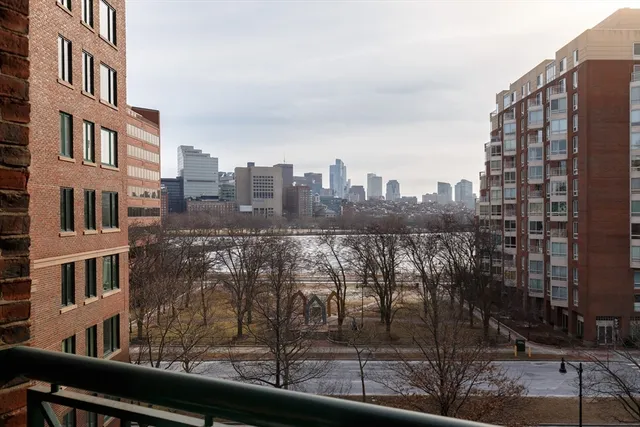 $995,000 | 10 Rogers Street, Unit 606, Cambridge, MA 02142