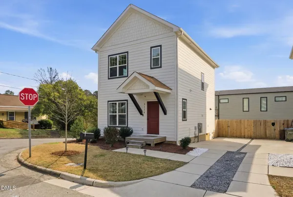 a view of a house with entertaining space