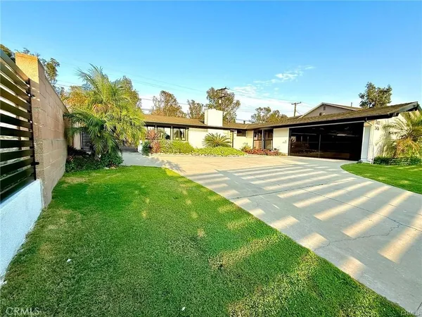 $2,199,000 | 3432 Yellowtail Drive, Rossmoor, CA 90720