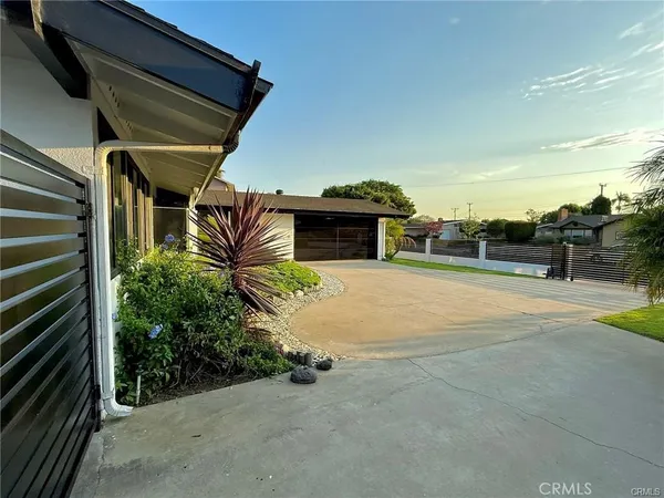 $2,199,000 | 3432 Yellowtail Drive, Rossmoor, CA 90720