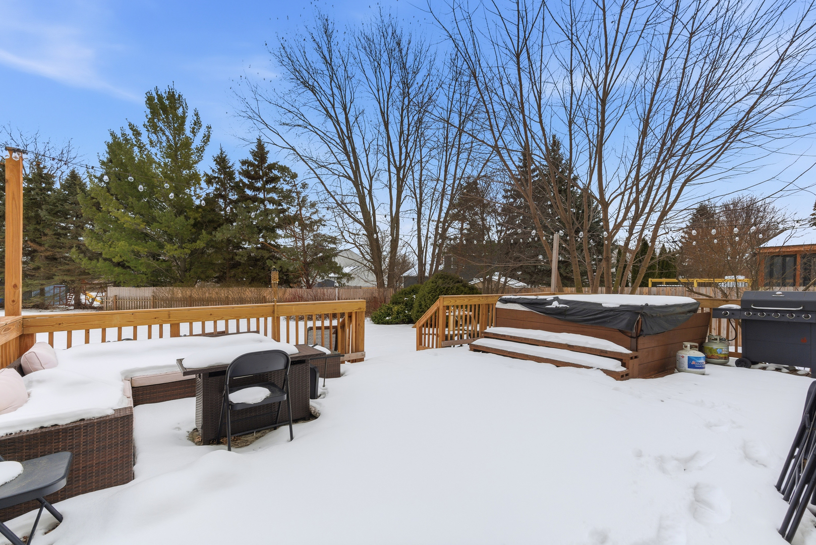 2001 Madison Avenue Gurnee, IL 60031 - Photo 30 of 36