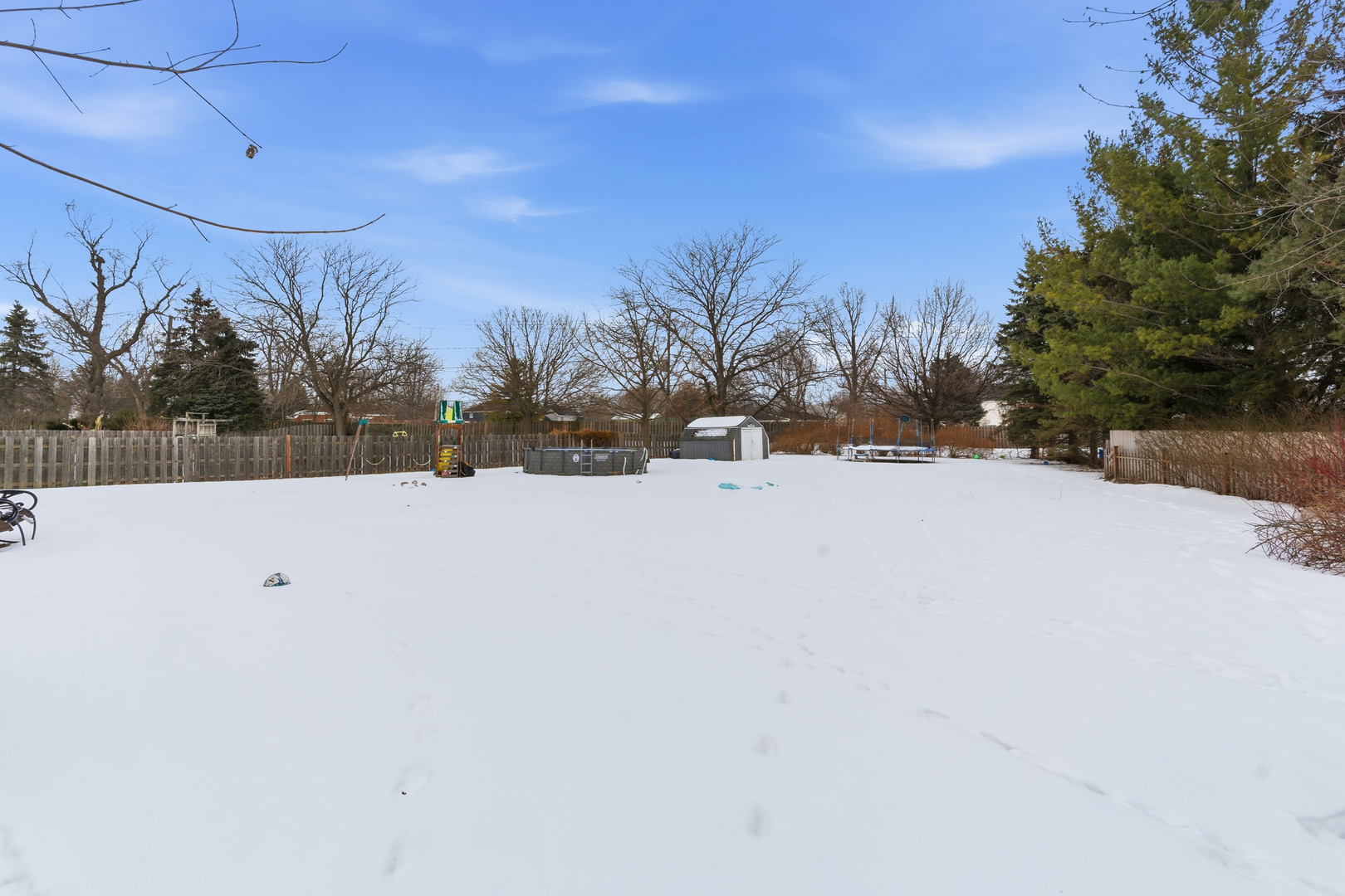 2001 Madison Avenue Gurnee, IL 60031 - Photo 33 of 36