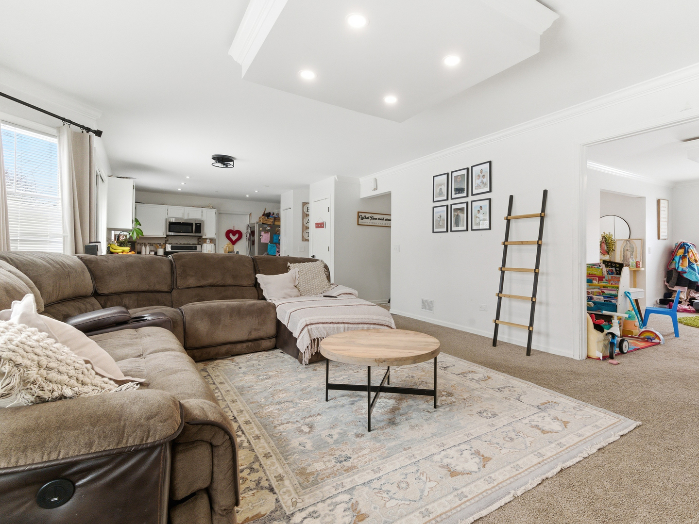 2001 Madison Avenue Gurnee, IL 60031 - Photo 5 of 36