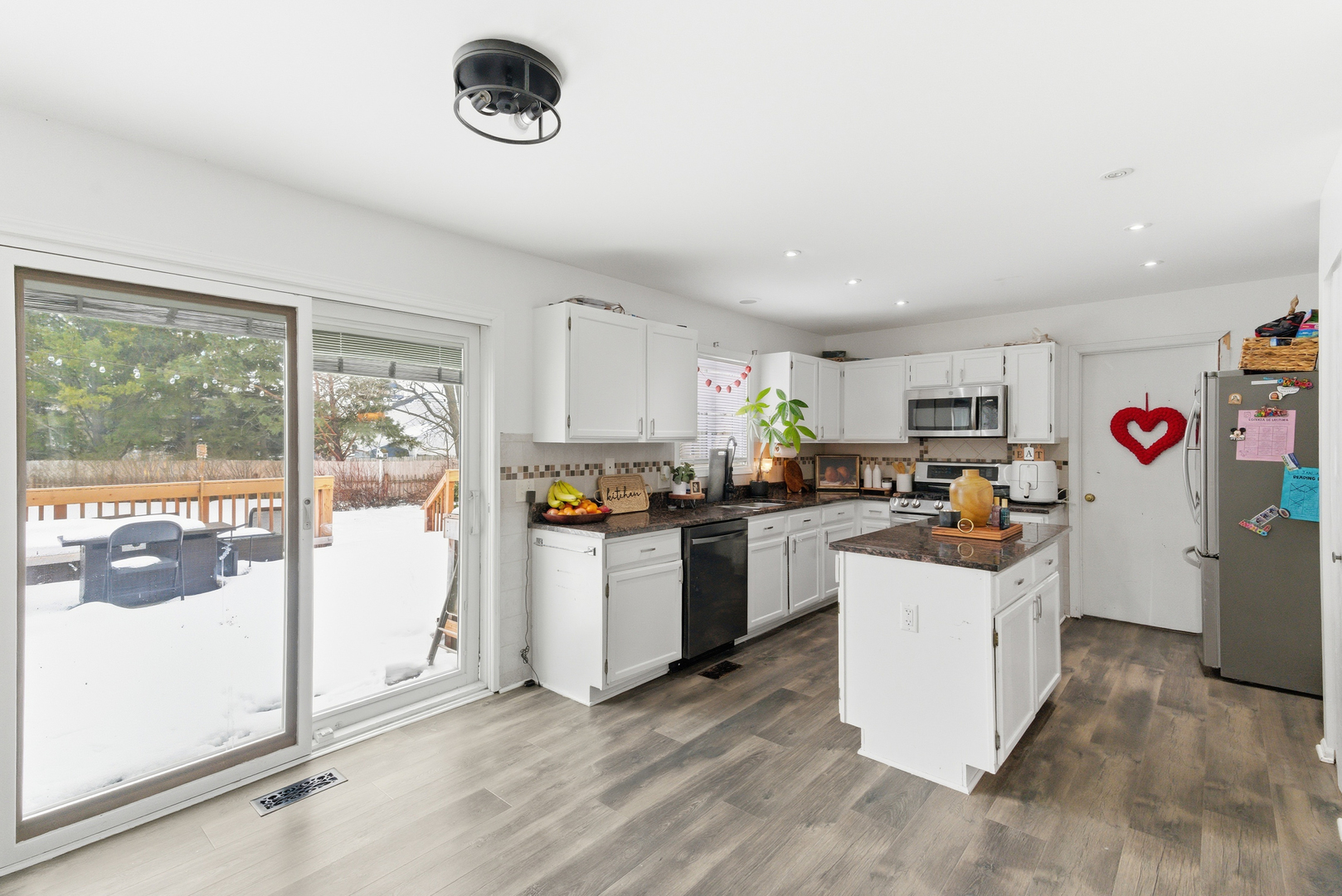 2001 Madison Avenue Gurnee, IL 60031 - Photo 6 of 36