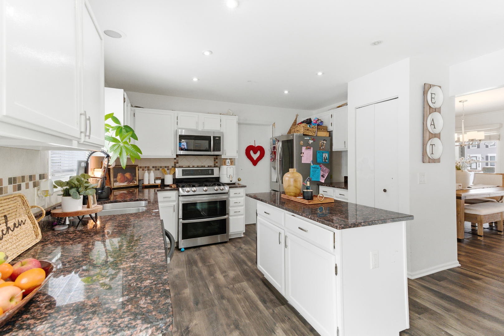 2001 Madison Avenue Gurnee, IL 60031 - Photo 7 of 36