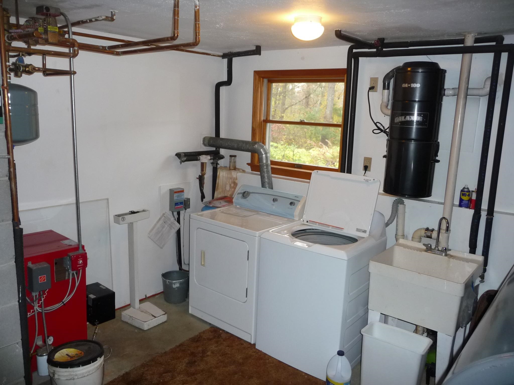 165 Kendall Pond Road Windham, NH 03087 - Photo 27 of 35