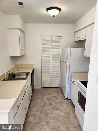 $2,100 | 103 Lucas Lane, Voorhees, NJ 08043